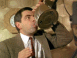 Mr Bean buvant son café